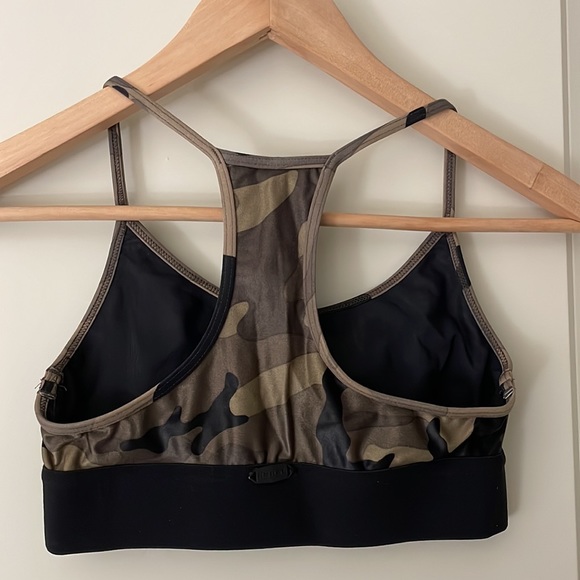 Moral Sports Bra in camo - Picture 6 of 6